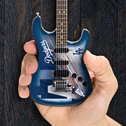 cover for Los Angeles Dodgers 10 Collectible Mini Guitar